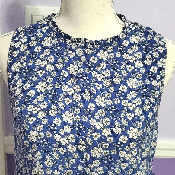Rachel Zoe Blue Ditsy Floral Modest Flowy Sleeveless Top - Picture 2 of 10